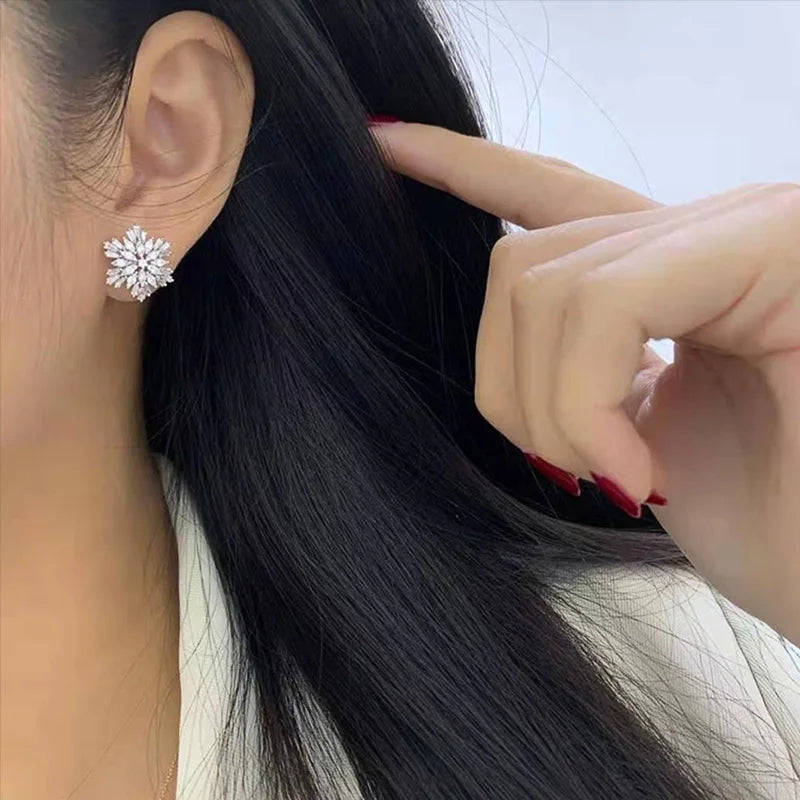 Snowflake Stud Earrings – Full AAA Cubic Zirconia, Sparkling Women’s Jewelry, Perfect Christmas Gift