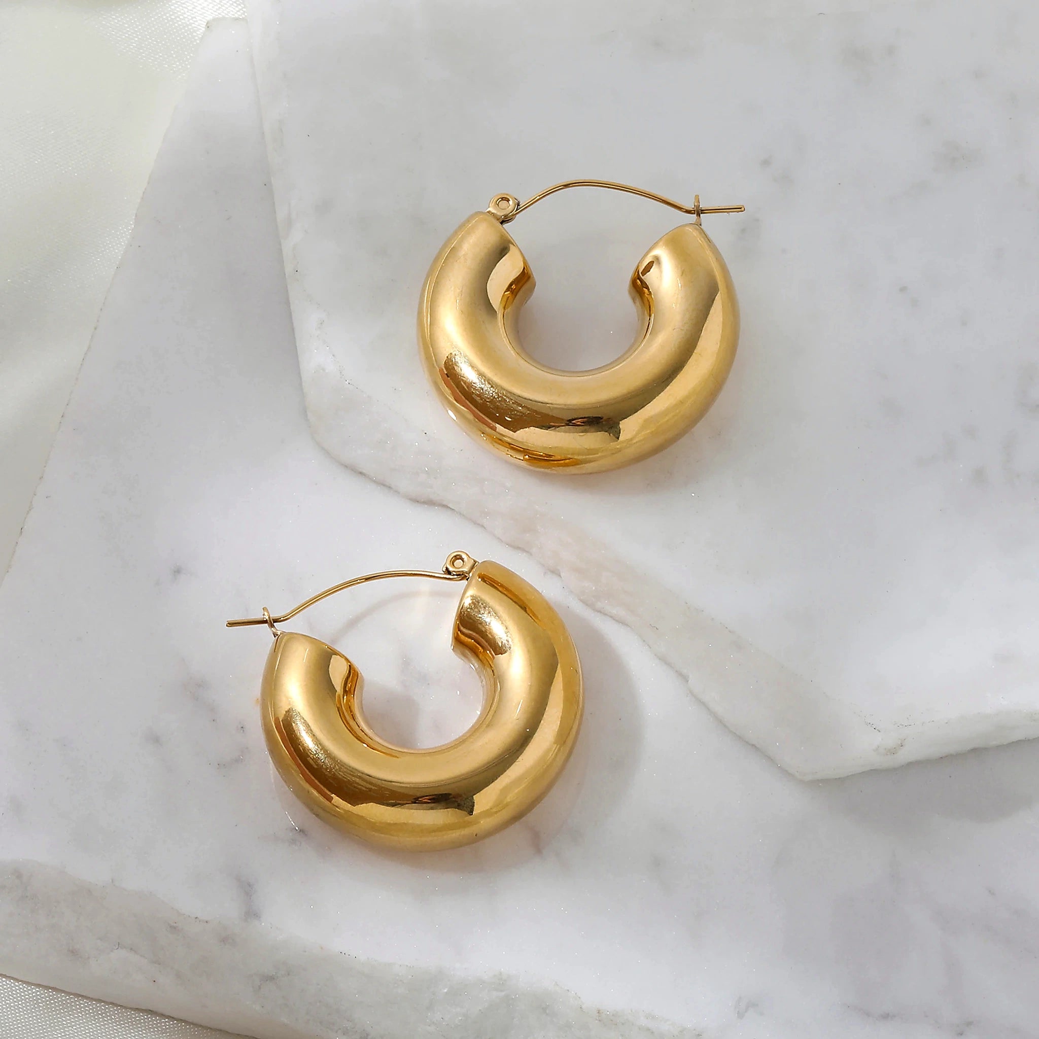 Orla Sculpted Double Hoop Earrings